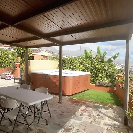 House With View And Jacuzzi In Adeje アデヘ
